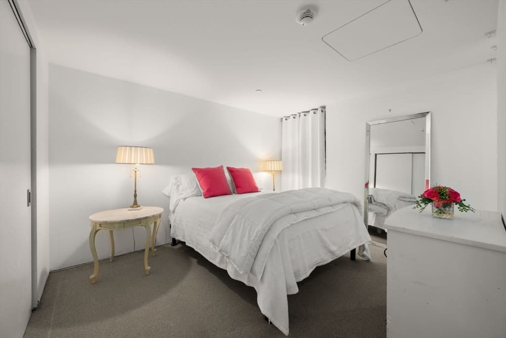 Condominium at 360 Newbury St # 402, Boston MA 02115, photo 8 of 10