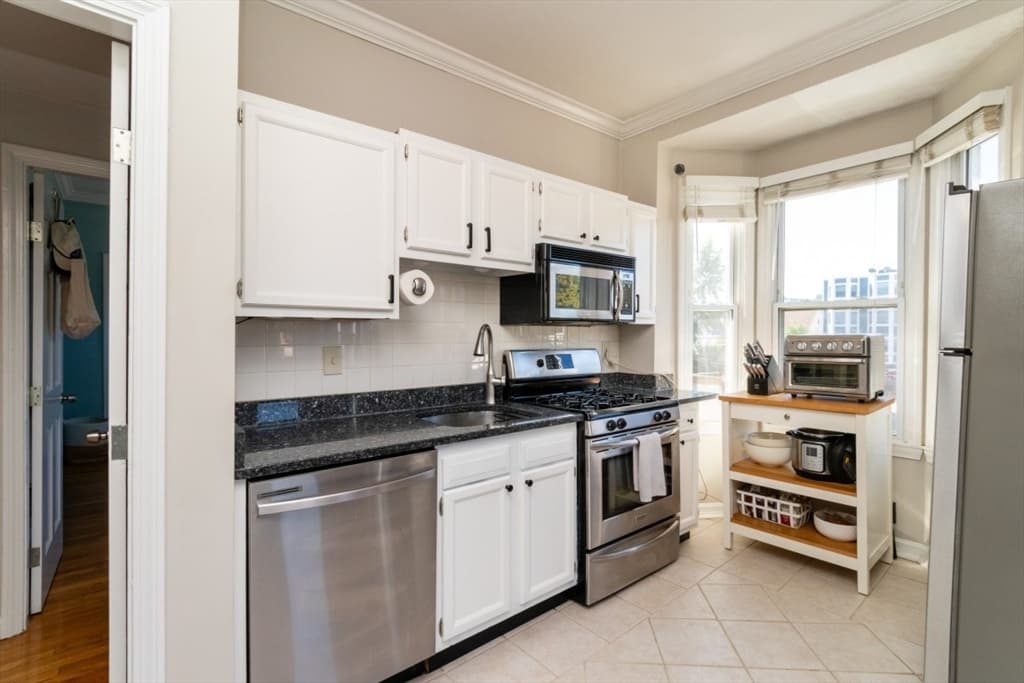 Condominium at 201 D St # 2, Boston MA 02127, Boston, photo 12 of 27