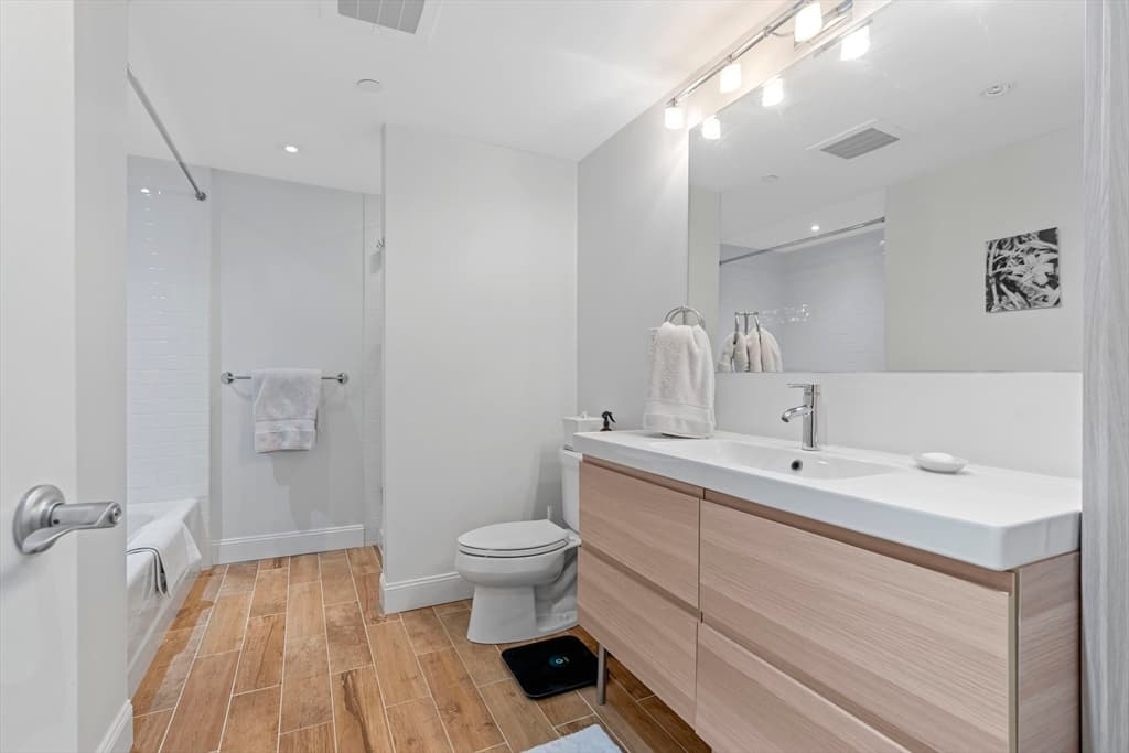 Condominium at 25 Channel Center St # 212, Boston MA 02210, photo 15 of 23