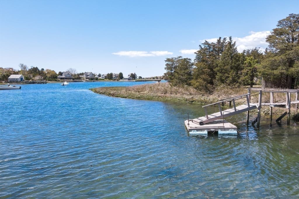 102 Nashawena St, Falmouth MA 02540 photo 6