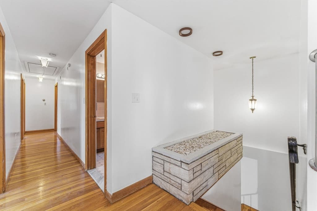 Single Family Residence at 7 Carol St, Stoneham MA 02180, Stoneham, photo 10 of 28