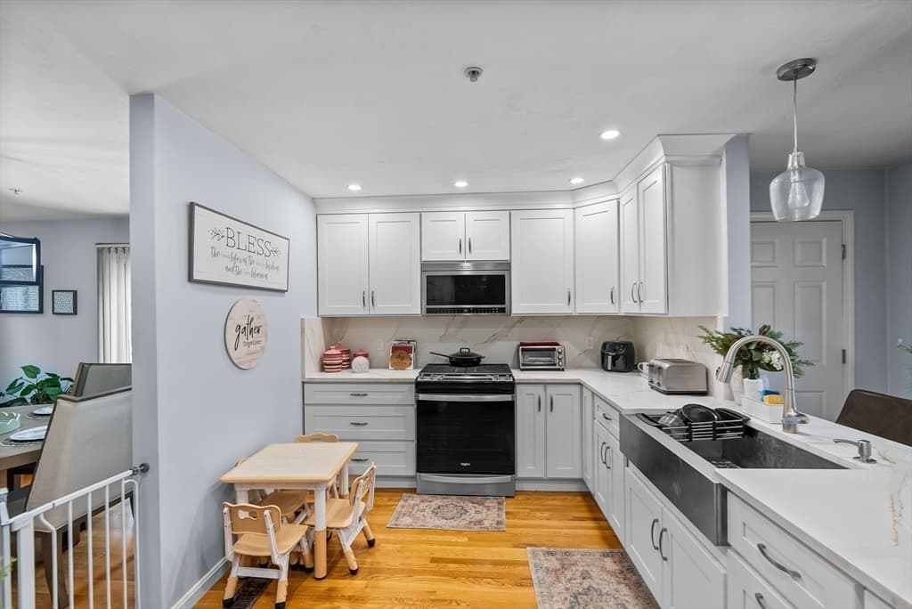 Condominium at 107 Meadow Ln # 107, Randolph MA 02368, photo 5 of 34