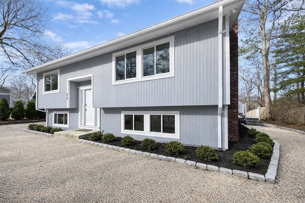 185 Wheeler Rd, Mashpee MA 02649