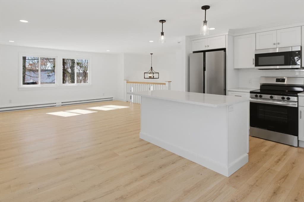 Single Family Residence at 185 Wheeler Rd, Mashpee MA 02649, photo 5 of 42