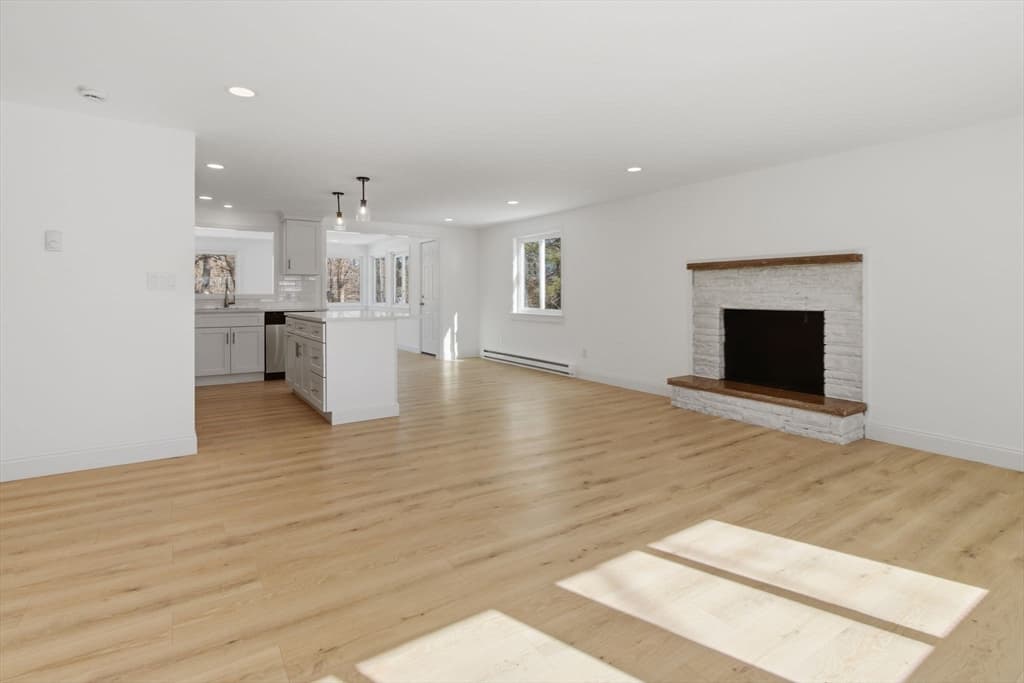 Single Family Residence at 185 Wheeler Rd, Mashpee MA 02649, photo 11 of 42