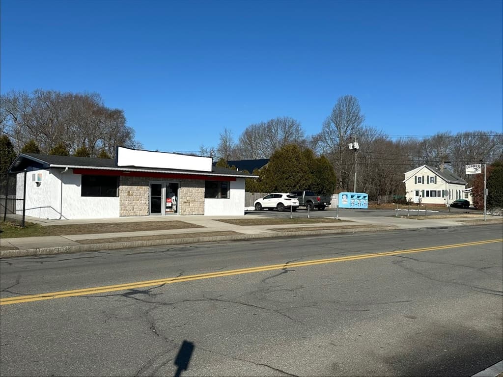 319 Hathaway Blvd, New Bedford MA 02740