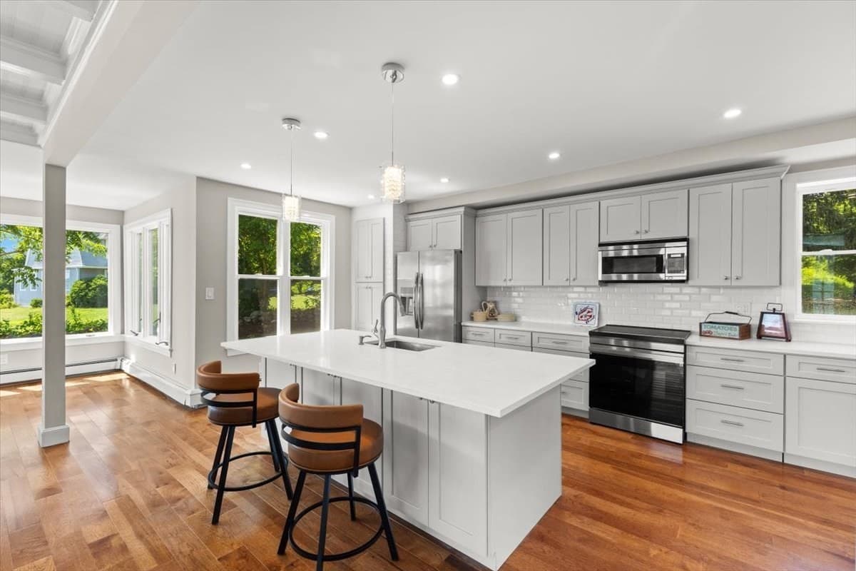 Single Family Residence at 1366 Gardners Neck Rd, Swansea MA 02777, photo 22 of 35