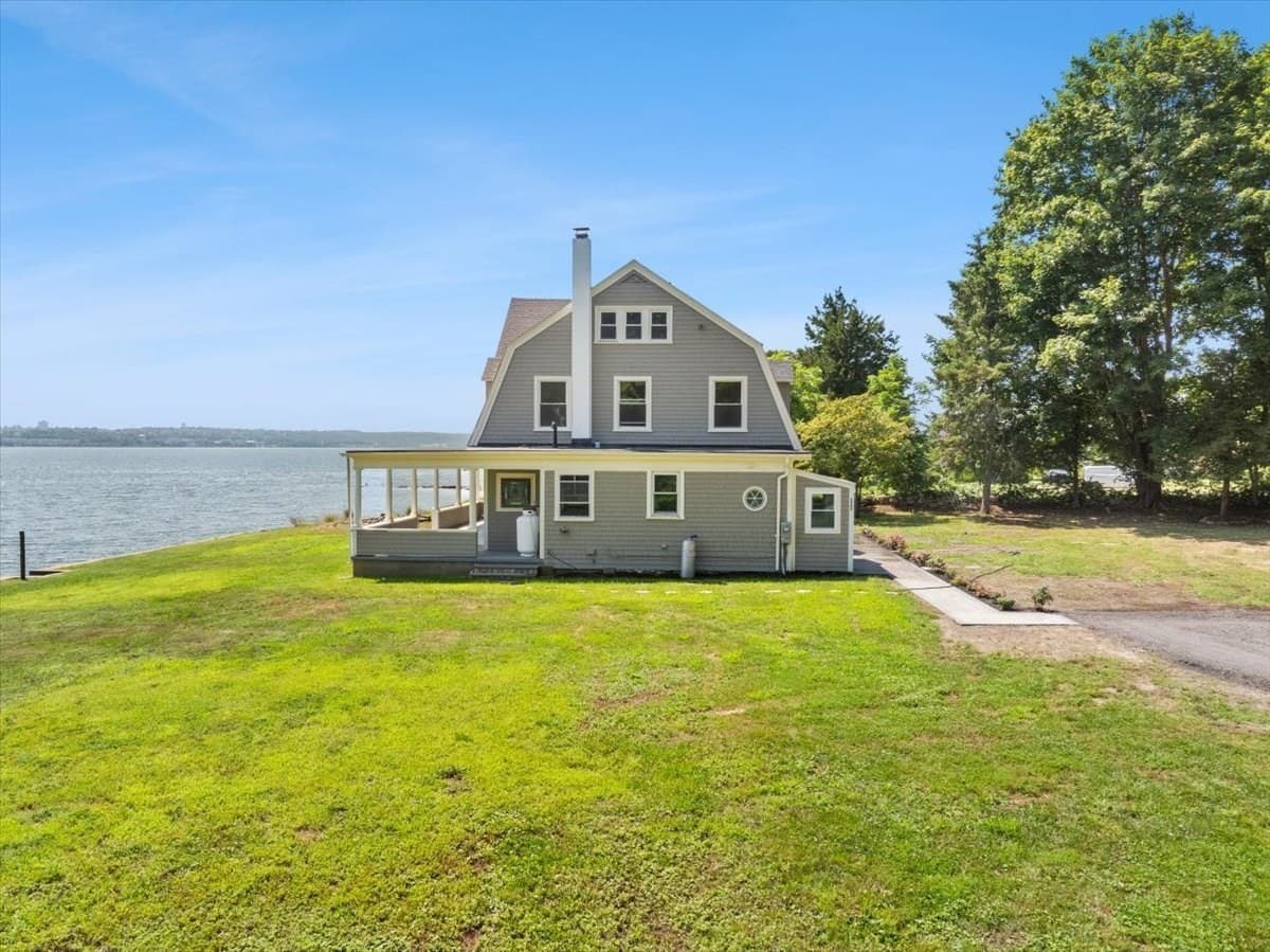 Single Family Residence at 1366 Gardners Neck Rd, Swansea MA 02777, photo 3 of 35