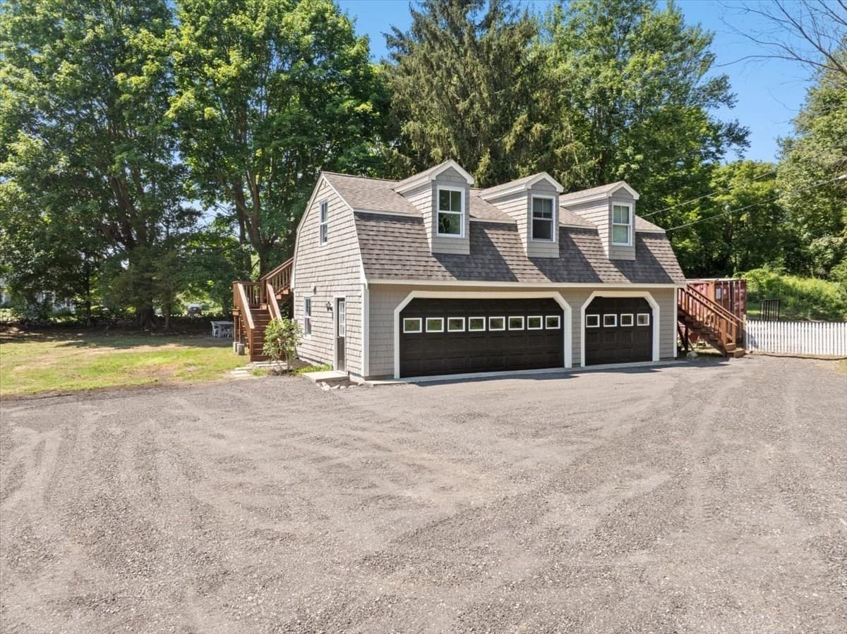 Single Family Residence at 1366 Gardners Neck Rd, Swansea MA 02777, photo 28 of 35