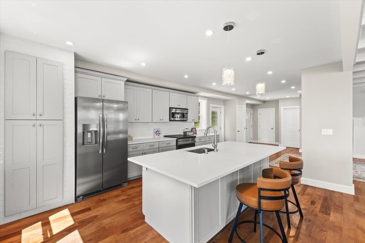Single Family Residence at 1366 Gardners Neck Rd, Swansea MA 02777, photo 20 of 35