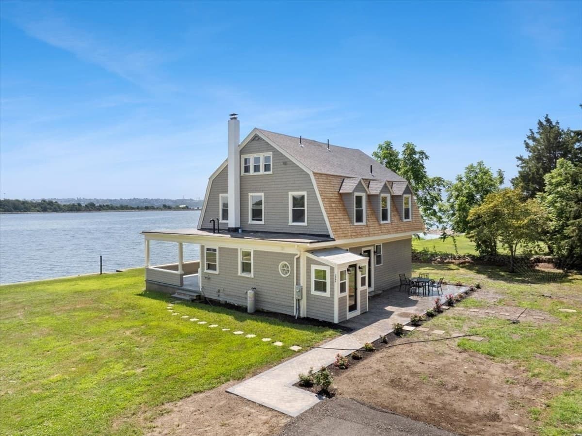 Single Family Residence at 1366 Gardners Neck Rd, Swansea MA 02777, photo 4 of 35