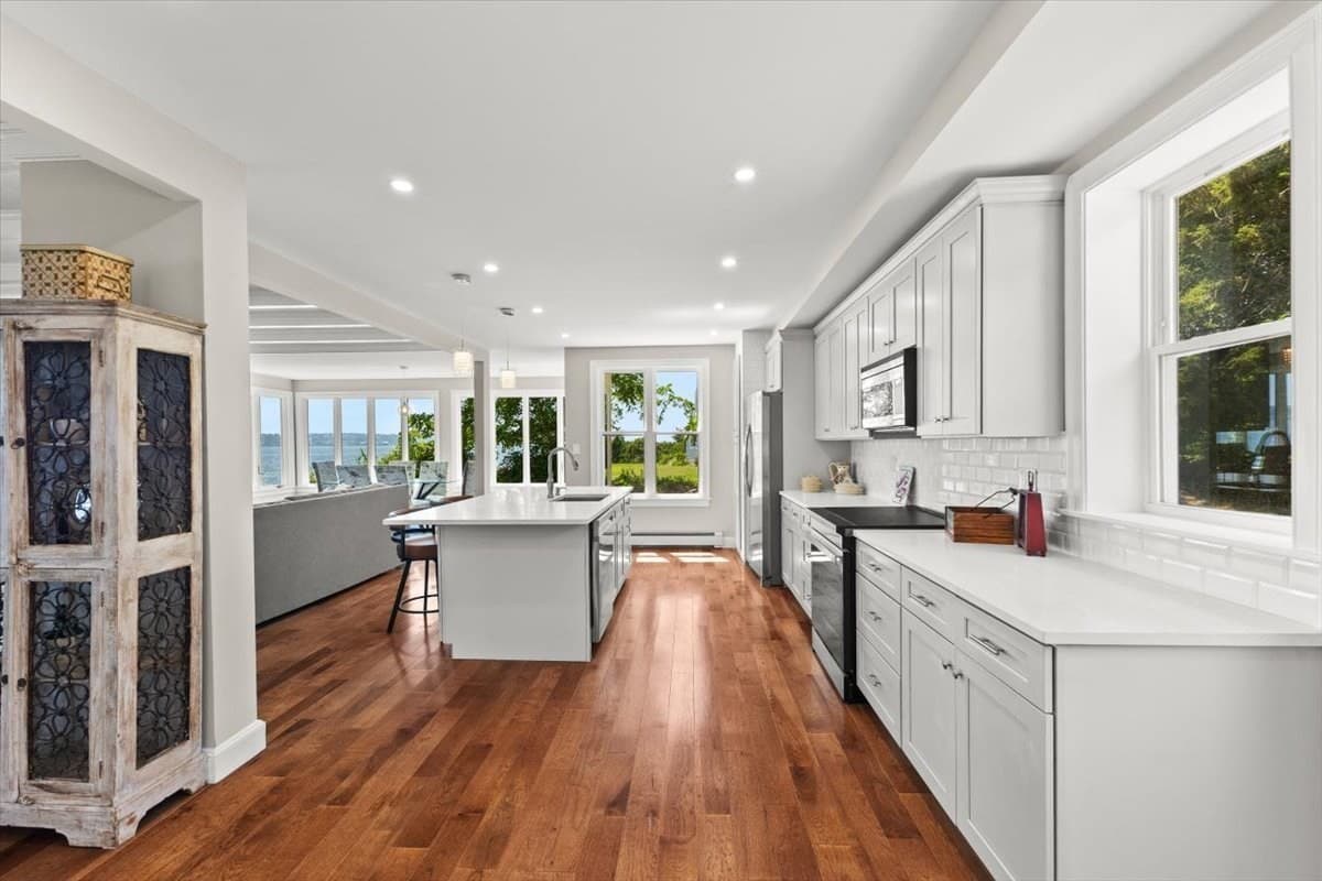 Single Family Residence at 1366 Gardners Neck Rd, Swansea MA 02777, photo 21 of 35