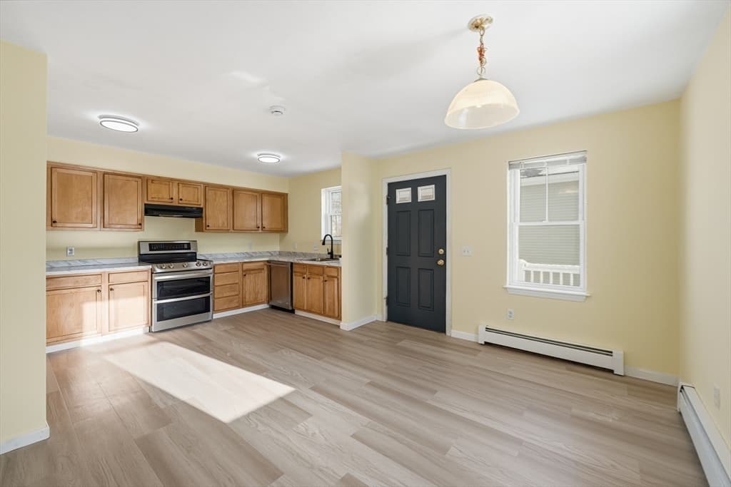 200 Beacon St, Worcester MA 01610 photo 3