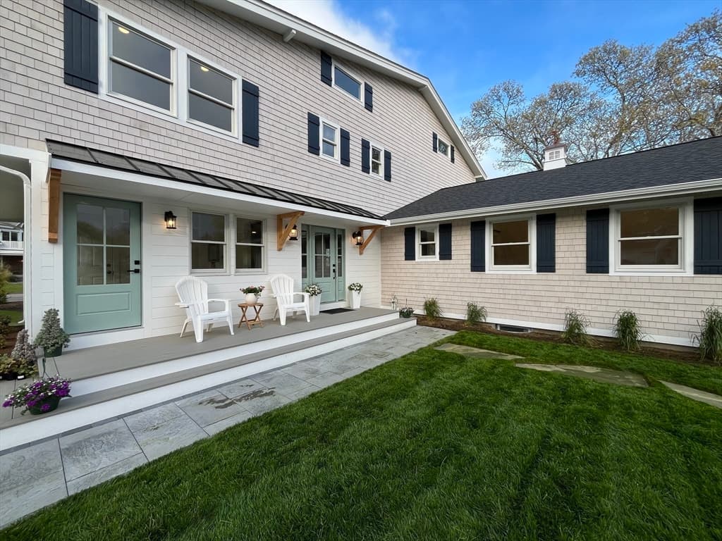 531 Menauhant Rd, Falmouth MA 02536