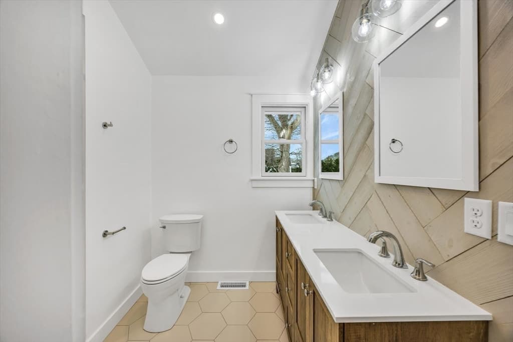531 Menauhant Rd, Falmouth MA 02536 photo 33