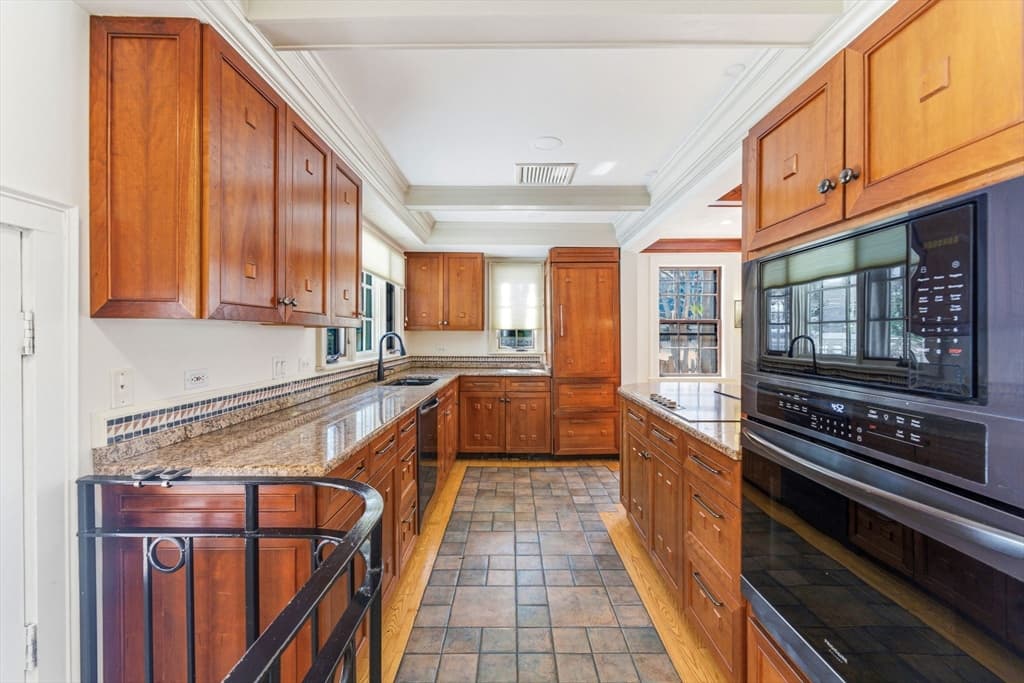 Single Family Residence at 46 Acacia Ave, Newton MA 02467, Newton, photo 5 of 42