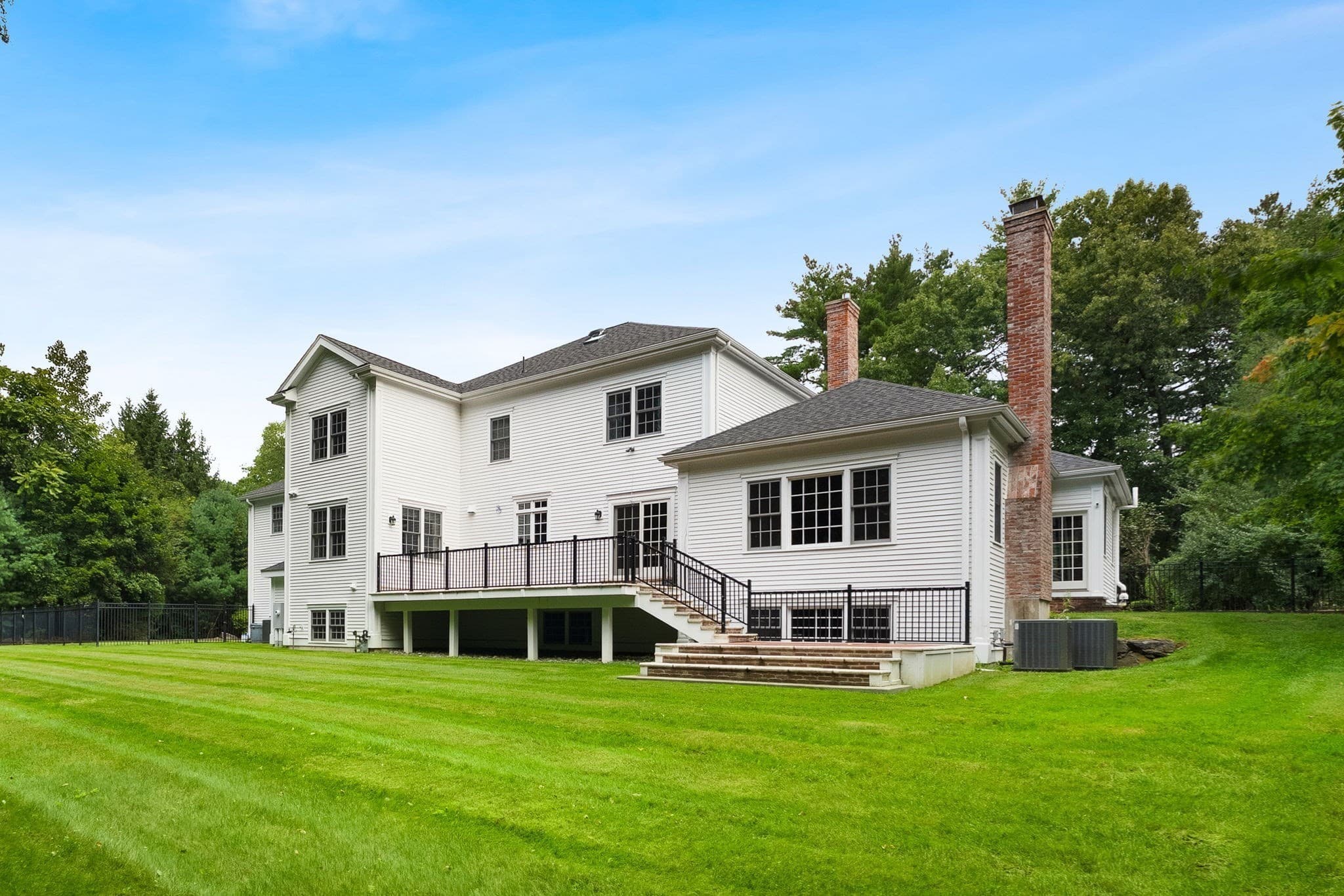 Single Family Residence at 19 Skyview Lane, Sudbury MA 01776, photo 2 of 21