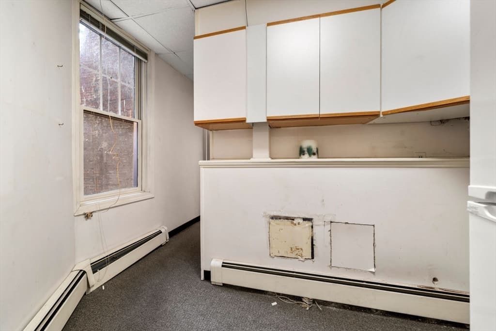 Condominium at 4 Derne St # 1, Boston MA 02114, photo 9 of 21