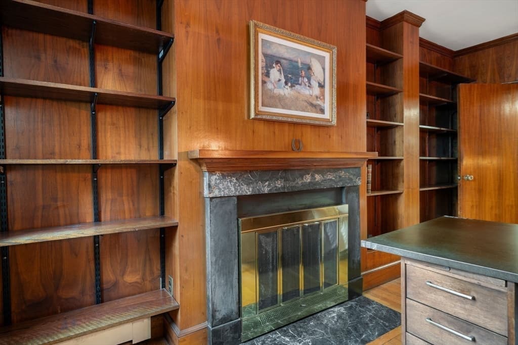 Condominium at 4 Derne St # 1, Boston MA 02114, photo 8 of 21