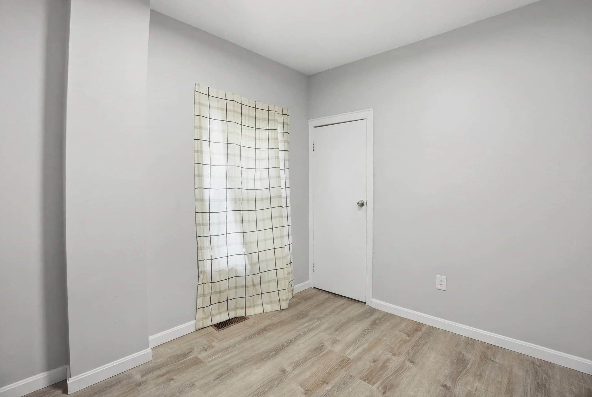 2 Family - 2 Units Up/Down at 28 Warnock Street, Lowell MA 01852, photo 7 of 24