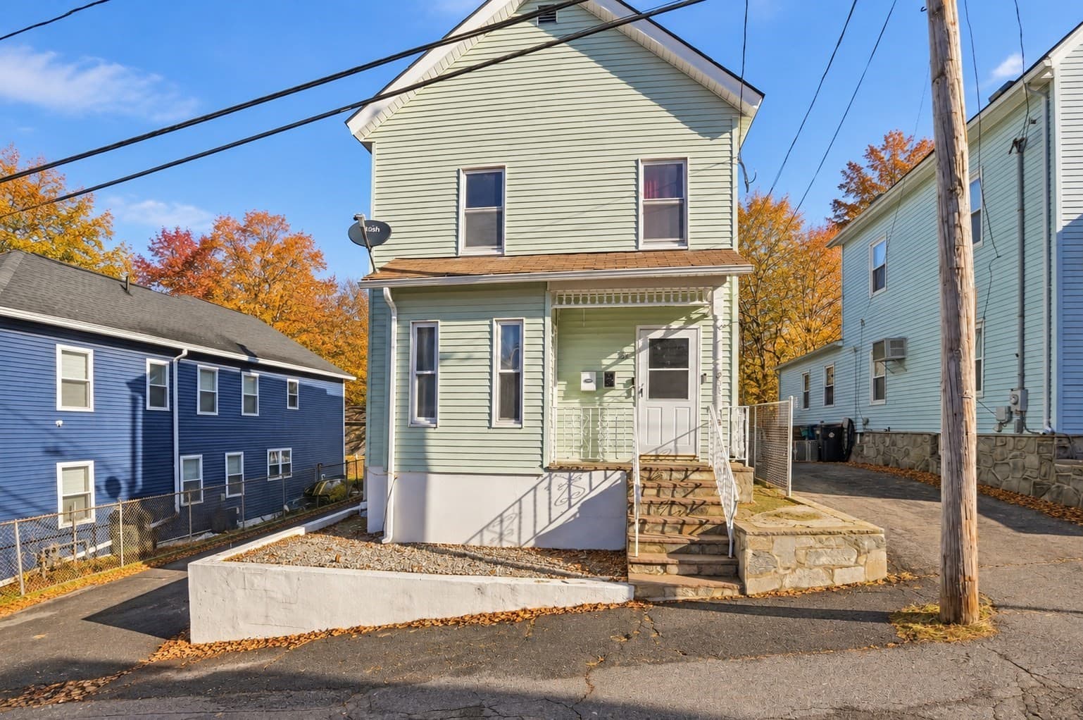 28 Warnock Street, Lowell MA 01852