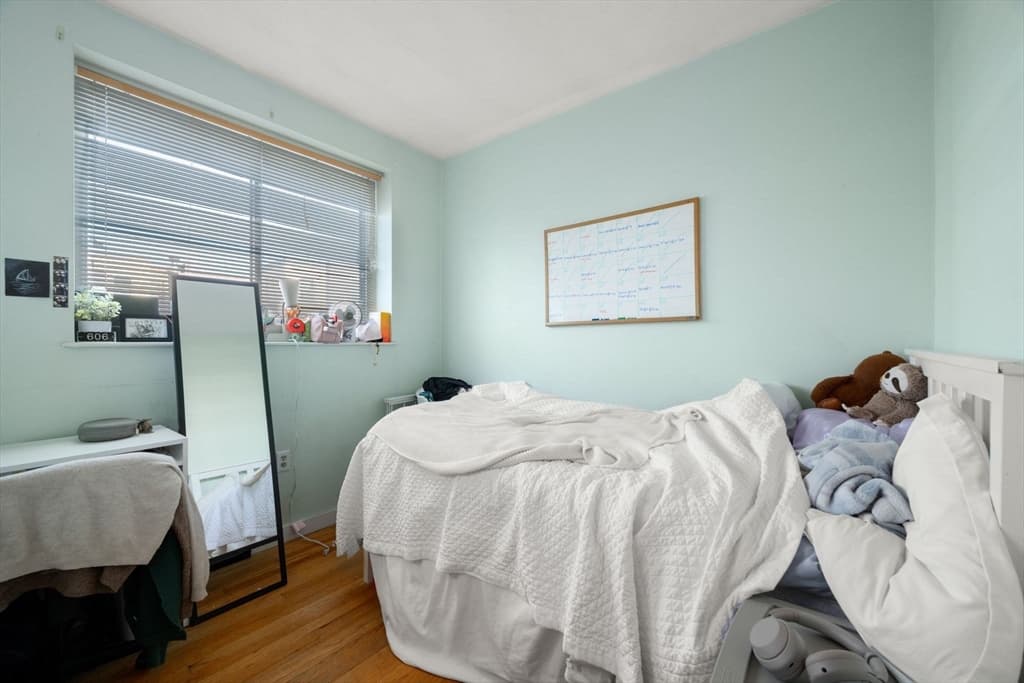 Condominium at 1263 Commonwealth Ave # 4, Boston MA 02134, photo 12 of 17