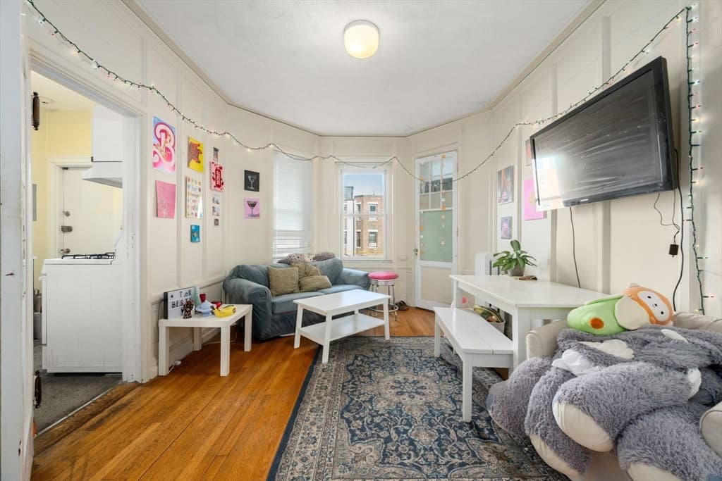 Condominium at 1263 Commonwealth Ave # 4, Boston MA 02134, photo 10 of 17