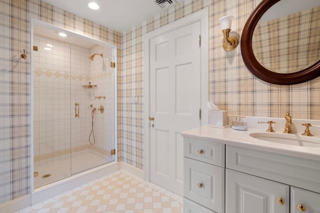 71 Sears Road, Brookline MA 02445 photo 12
