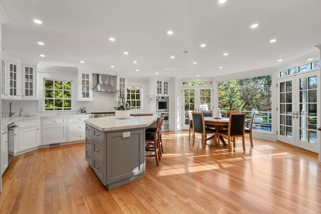 71 Sears Road, Brookline MA 02445 photo 3