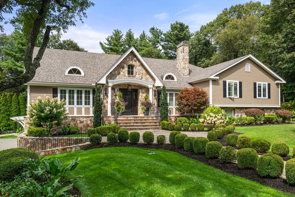 11 Hillcrest Road, Weston MA 02493