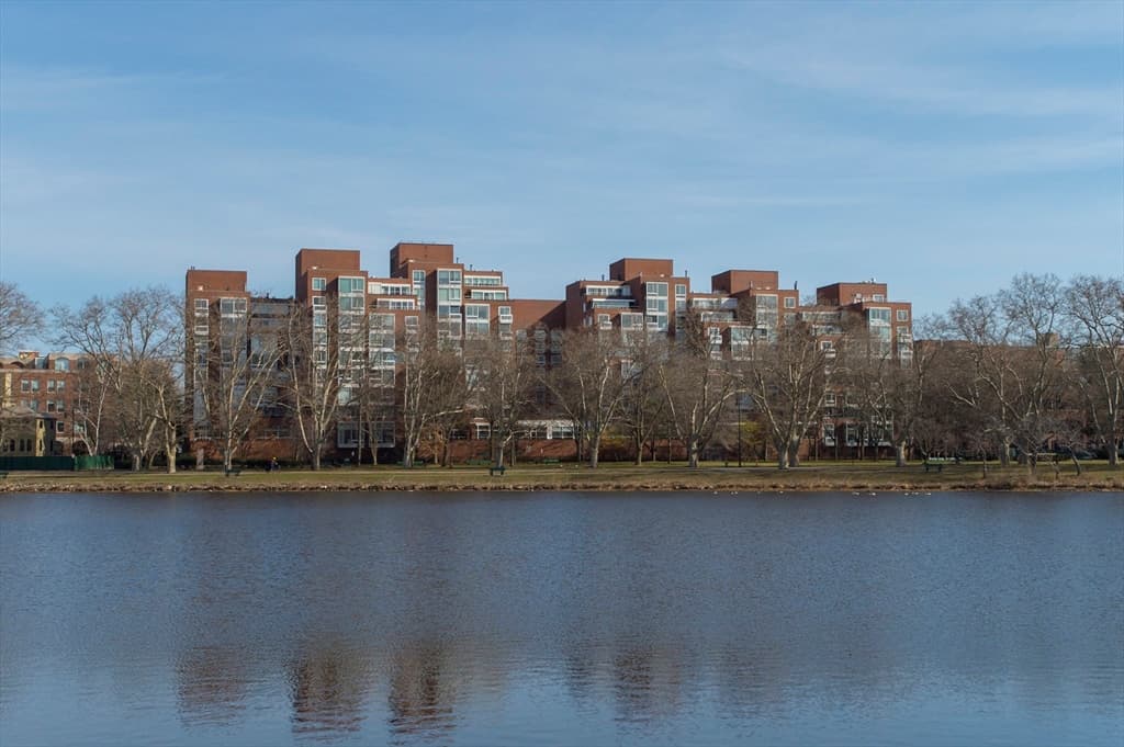 975 Memorial Drive # 211, Cambridge MA 02138