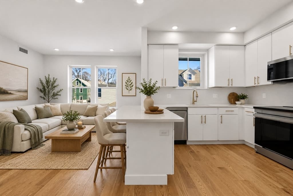 421 High St # 203B, Medford MA 02155