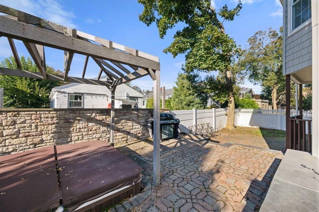 Condominium at 76 Taft Ave # 1, Newton MA 02465, photo 20 of 27