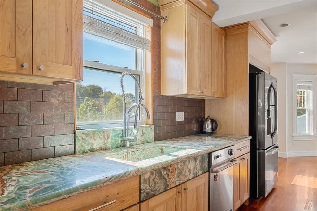 Condominium at 76 Taft Ave # 2, Newton MA 02465, photo 4 of 41