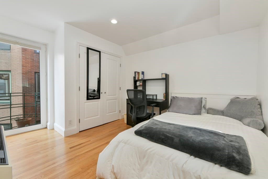 Condominium at 492 Beacon # 82, Boston MA 02115, photo 14 of 21