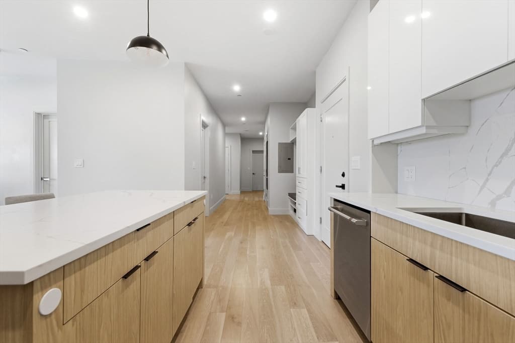 Condominium at 85 Myrtle St # 106, Quincy MA 02171, photo 5 of 34