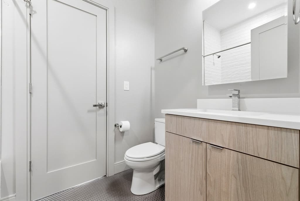 Condominium at 85 Myrtle St # 106, Quincy MA 02171, photo 19 of 34