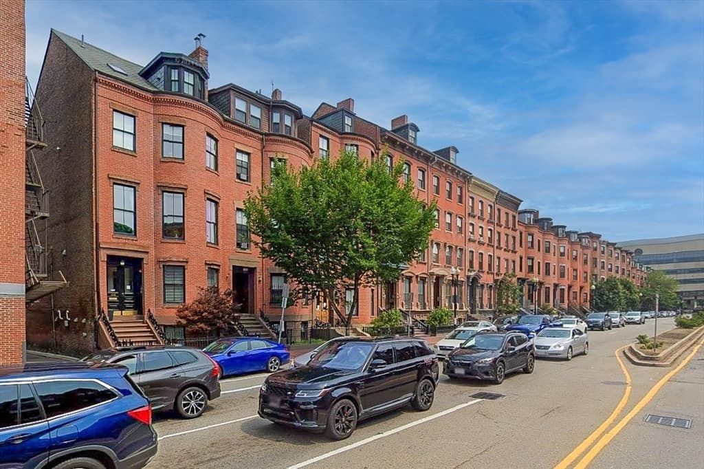 Condominium at 652 Massachusetts Ave # 2, Boston MA 02118, Boston, photo 18 of 19