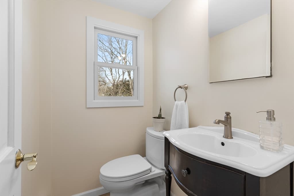 Single Family Residence at 1 Maureen Rd, Lexington MA 02420, Lexington, photo 23 of 40