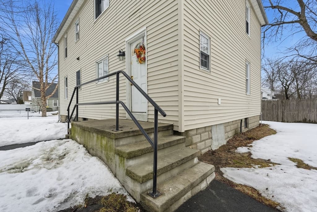 Single Family Residence at 34 Savoy Ave, Springfield MA 01104, Springfield, photo 27 of 35