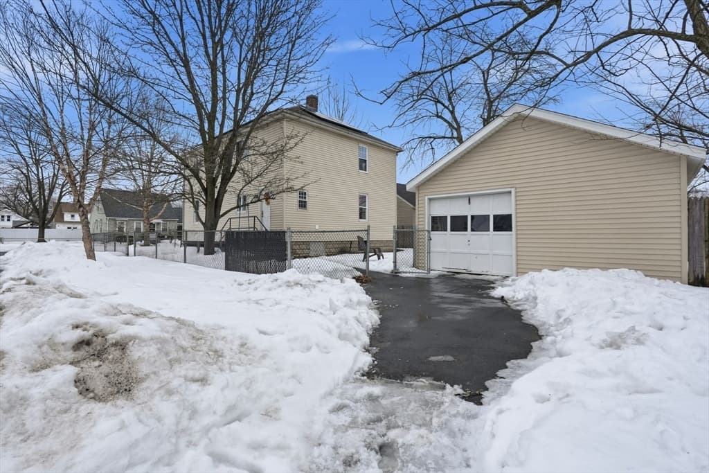 Single Family Residence at 34 Savoy Ave, Springfield MA 01104, Springfield, photo 28 of 35