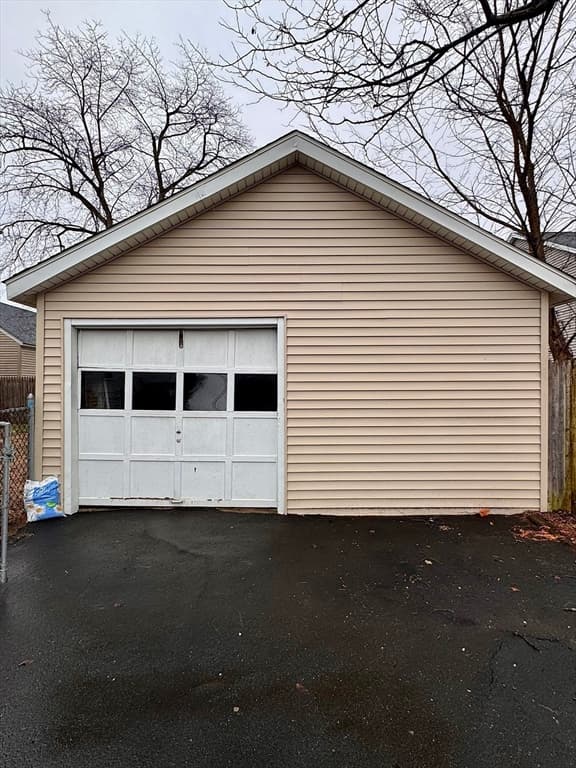 Single Family Residence at 34 Savoy Ave, Springfield MA 01104, Springfield, photo 33 of 35