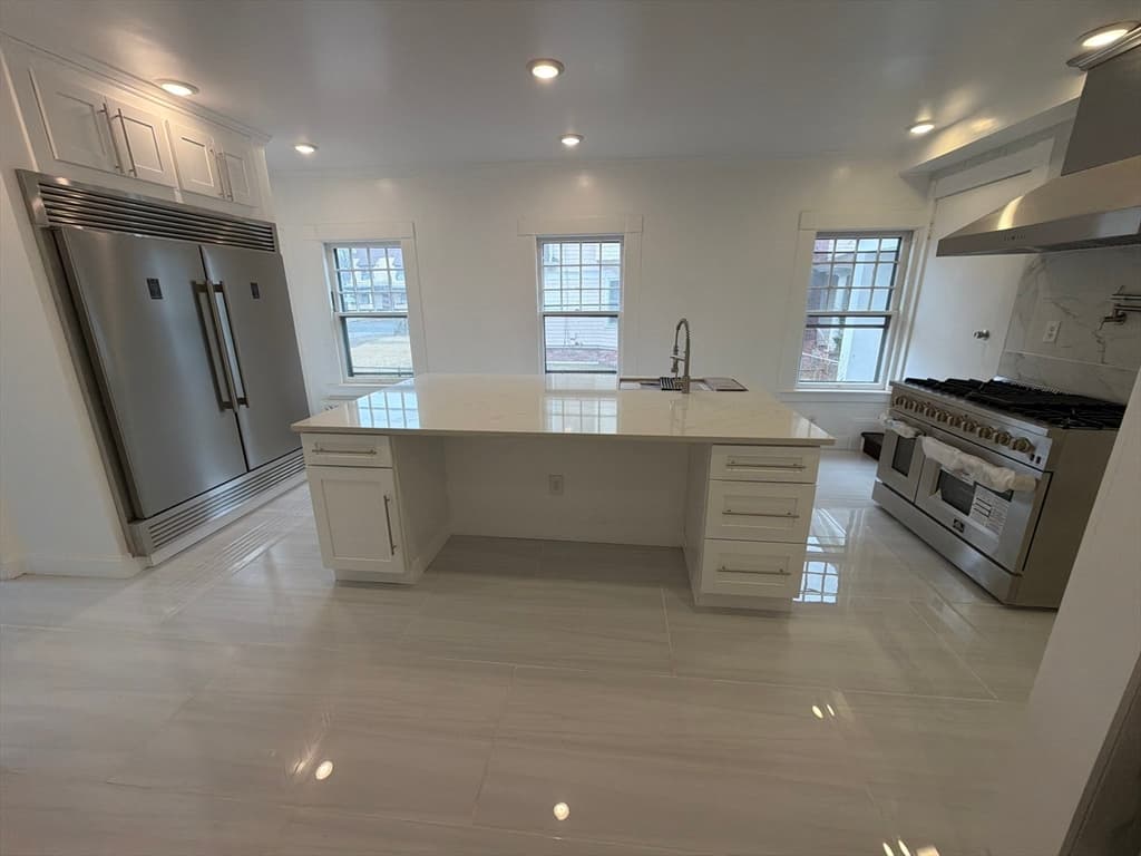 194 Sumner Ave, Springfield MA 01108 photo 4