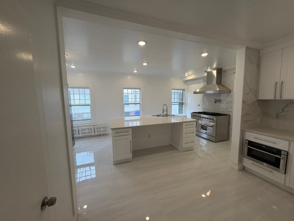 194 Sumner Ave, Springfield MA 01108 photo 8