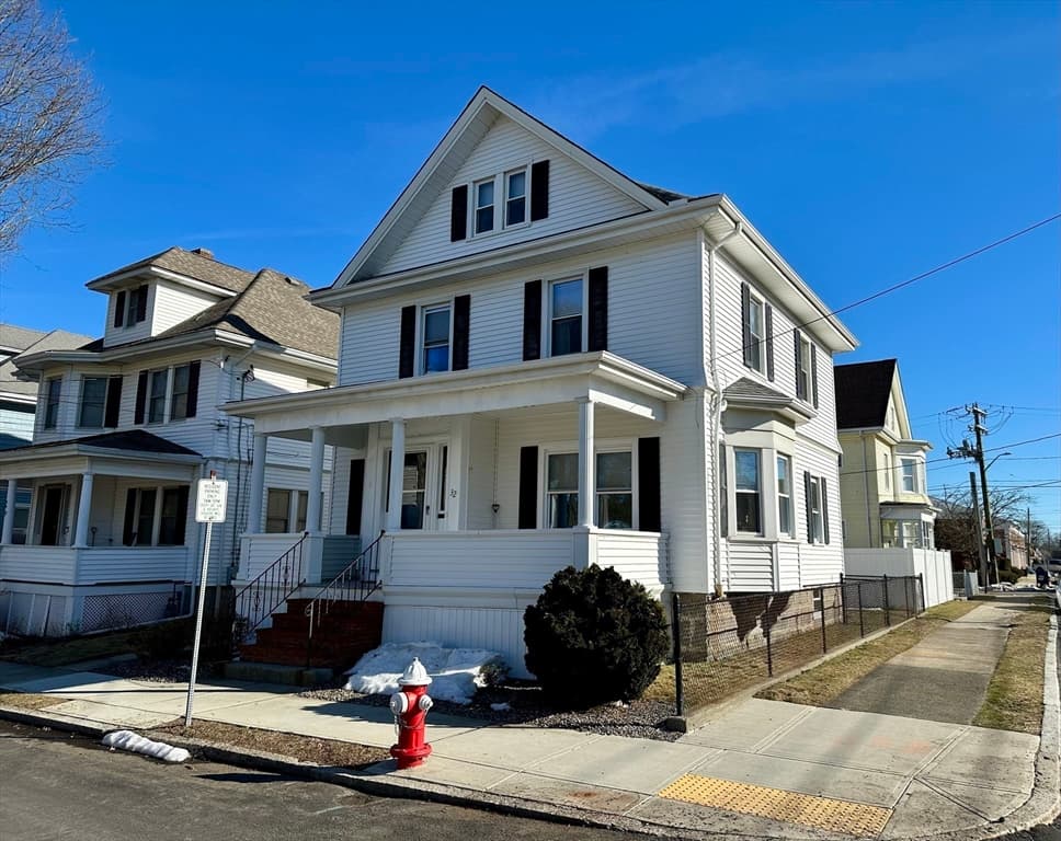 Single Family Residence at 32 Priscilla St, New Bedford MA 02740, New Bedford, photo 2 of 32