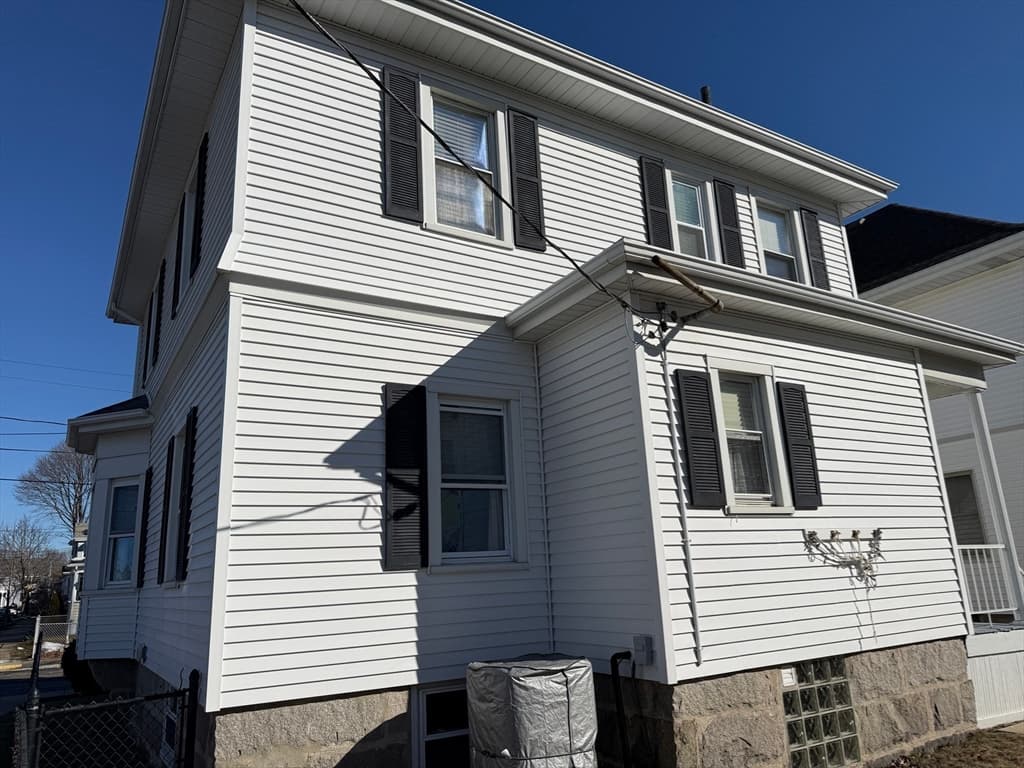 Single Family Residence at 32 Priscilla St, New Bedford MA 02740, New Bedford, photo 6 of 32