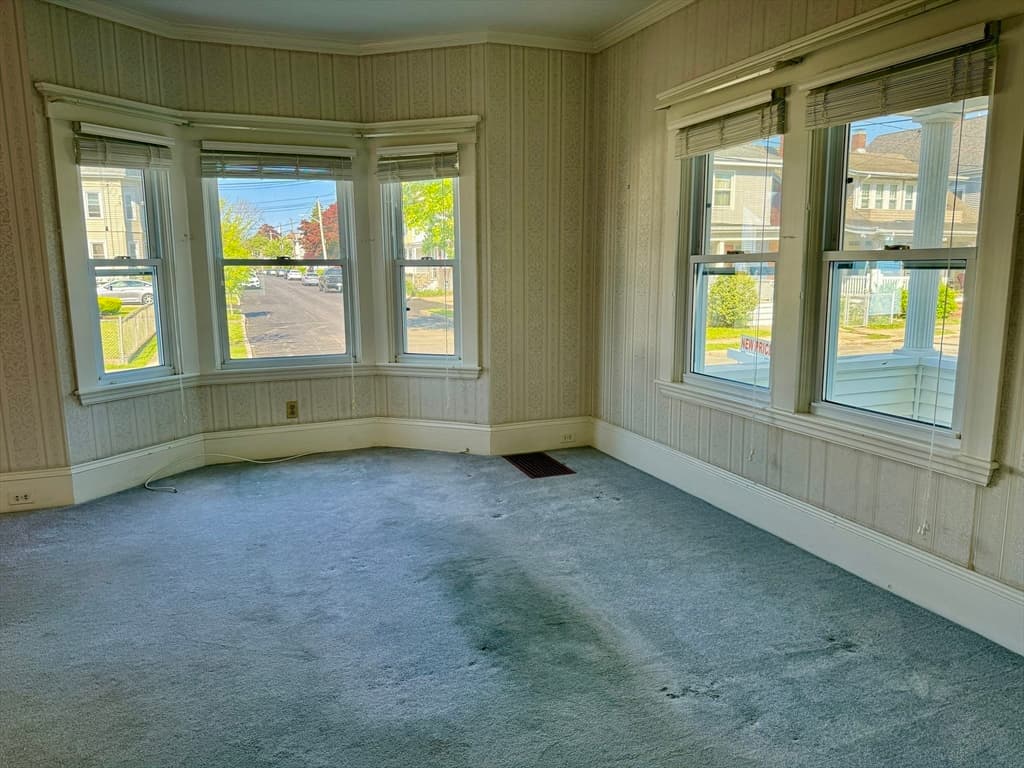 Single Family Residence at 32 Priscilla St, New Bedford MA 02740, New Bedford, photo 13 of 32