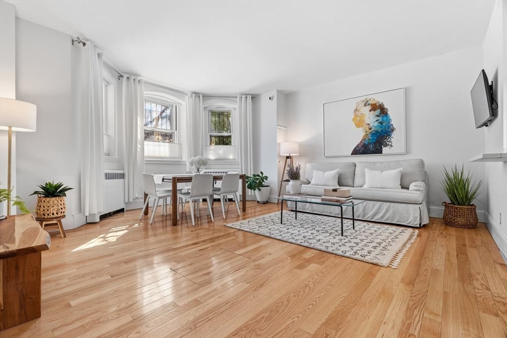 Condominium at 286 Beacon St # 1, Boston MA 02116, photo 2 of 30