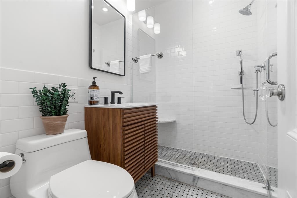 Condominium at 286 Beacon St # 1, Boston MA 02116, photo 13 of 30