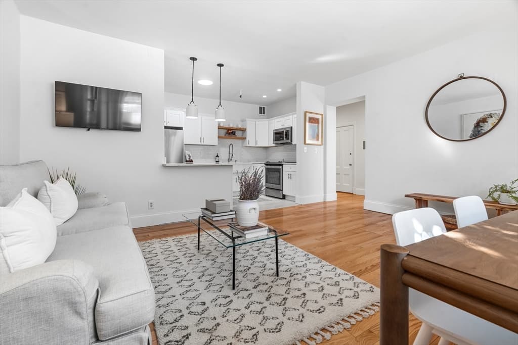Condominium at 286 Beacon St # 1, Boston MA 02116, photo 12 of 30